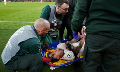 Imagini greu de privit! Degetul i s a desprins și a început să urle de durere pe teren, în Liverpool Galatasaray