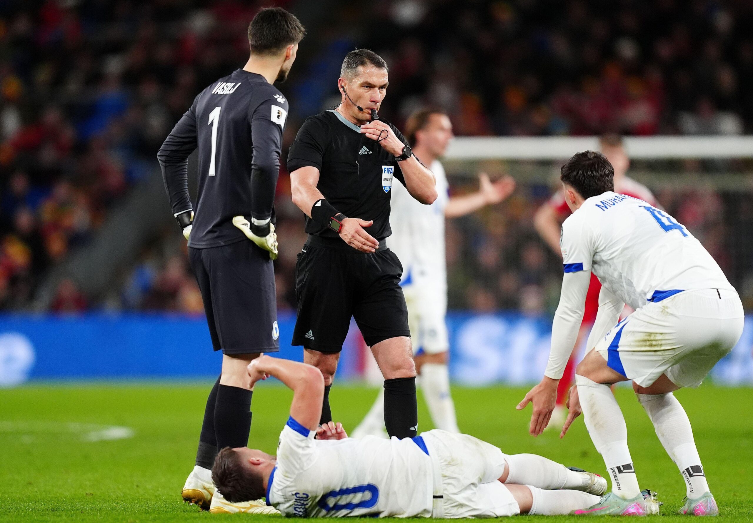 Istvan Kovacs a avut un meci intens la Cardiff: Bosnia s a calificat la penalty uri, după ce a ratat prima