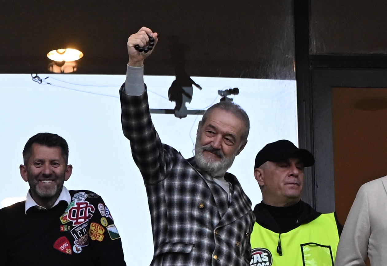 Liber la negocieri cu FCSB: ”cel mai bun fotbalist român” e de vânzare și Gigi Becali e așteptat să pună banii pe masă