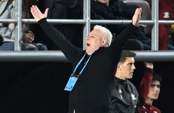 OFICIAL | Fără urări de bine! Al Okhdood a anunțat despărțirea de Marius Șumudică