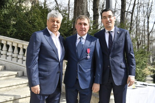 Răzvan Burleanu a vorbit despre situația selecționerului înainte de barajul cu Turcia: ”Hagi și Lucescu au discutat foarte mult în această perioadă”