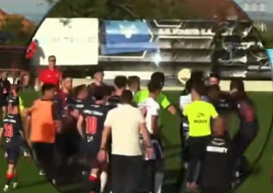 Ca la box! Dan Alexa a intrat pe teren și a vrut să l ia la pumni