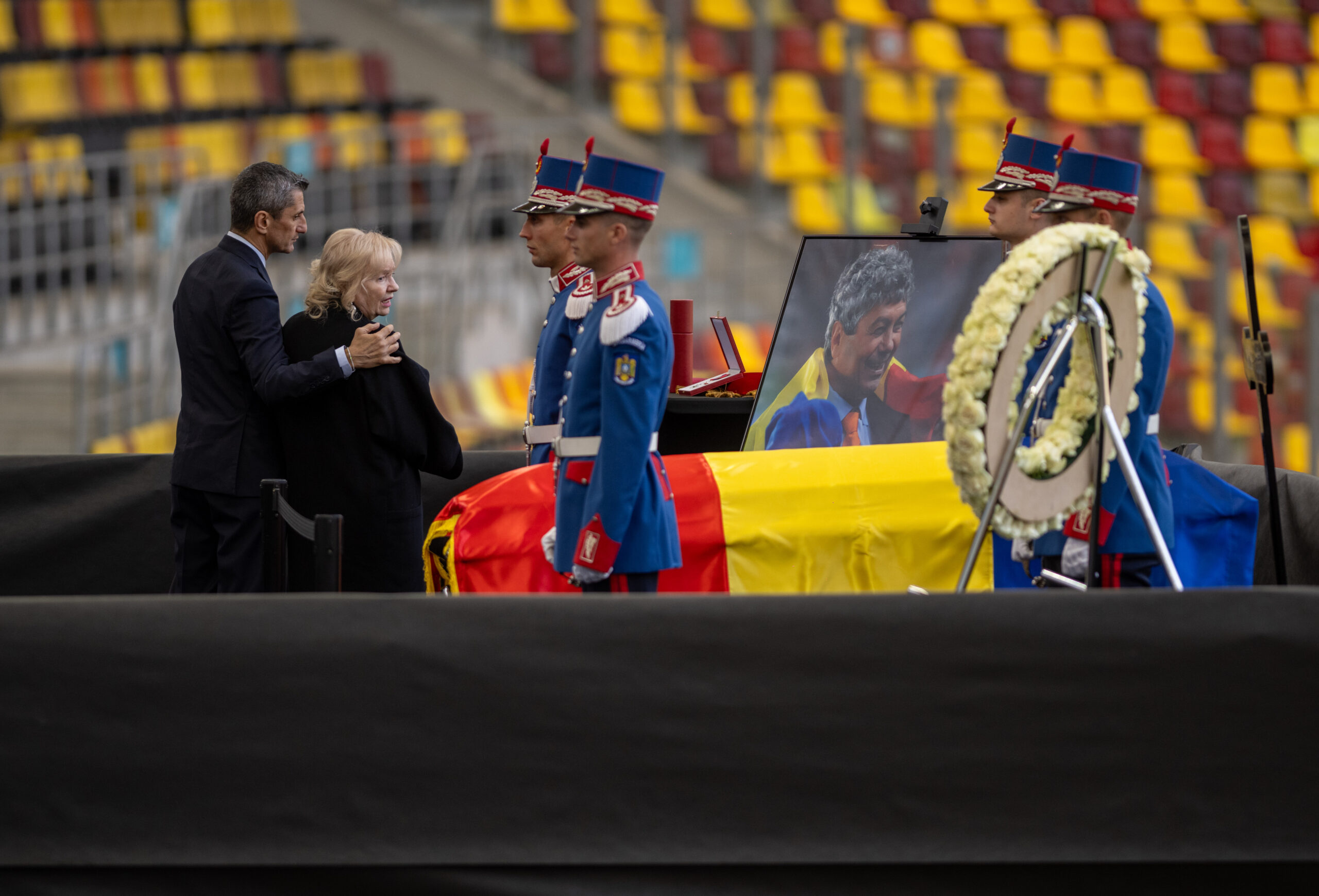 Câte persoane s au dus pentru Mircea Lucescu la Arena Națională! Nume importante și au luat rămas bun