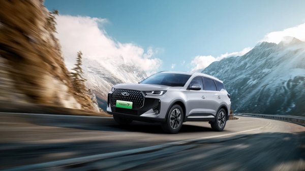 Chery dublează asaltul în fața Daciei Bigster