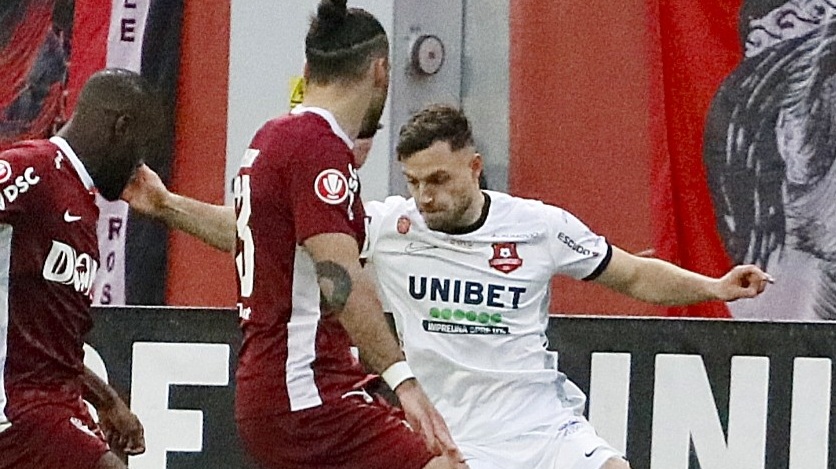 Dennis Politic, OUT de o lună de la Hermannstadt! Ce se întâmplă cu fotbalistul FCSB ului