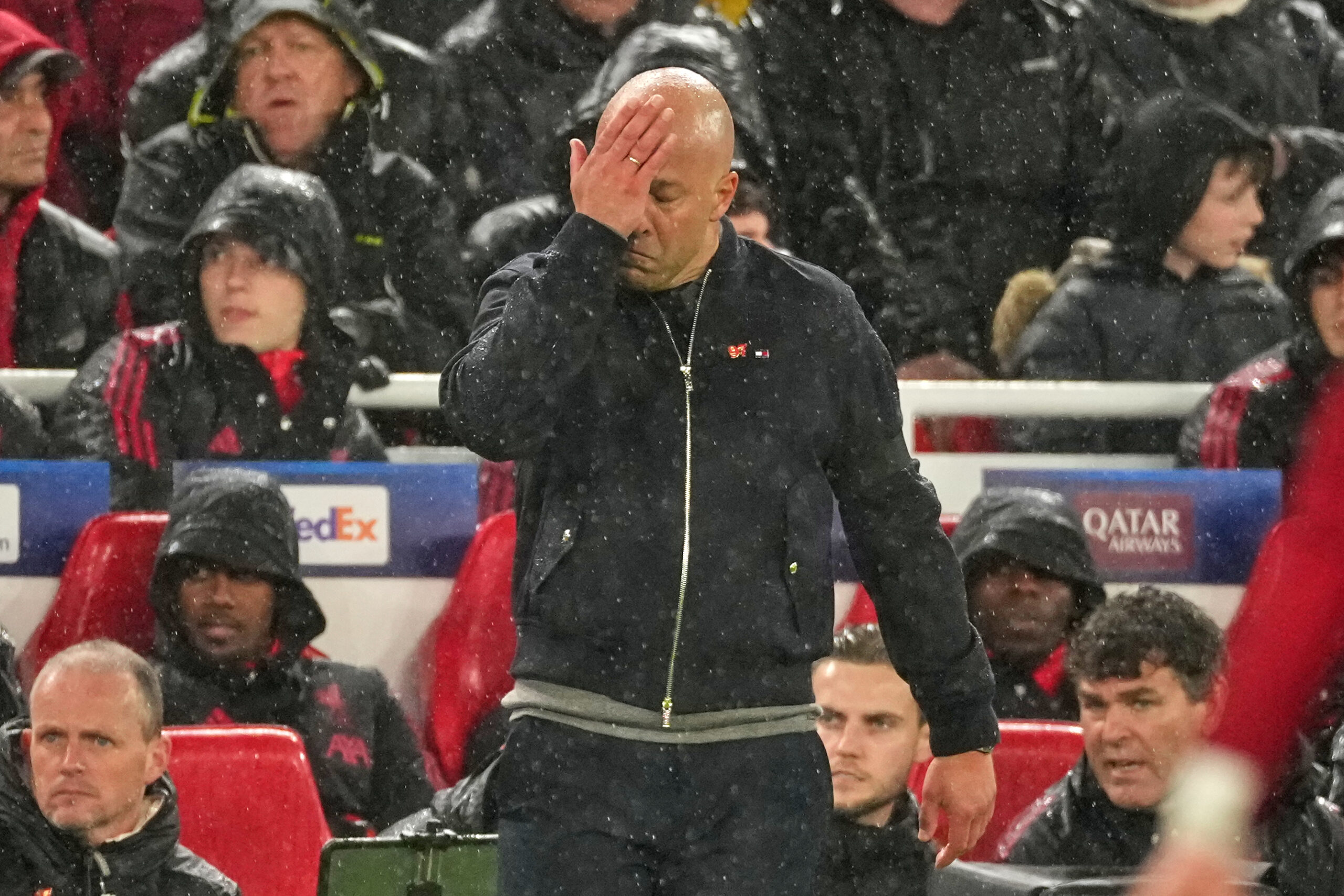 Englezii i au cerut demisia lui Arne Slot, după Liverpool PSG 0 2: ”Îngrozitor”