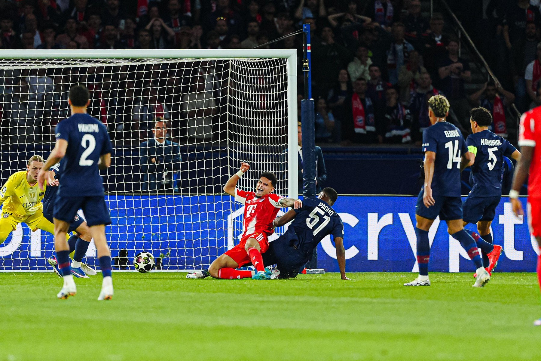 Imaginile care schimbă totul: eroare uriașă la PSG Bayern! Ilie Dumitrescu: ”Băieții ăștia n au văzut?”