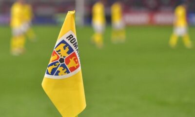 Joacă pentru România, dar vorbesc altă limbă între ei