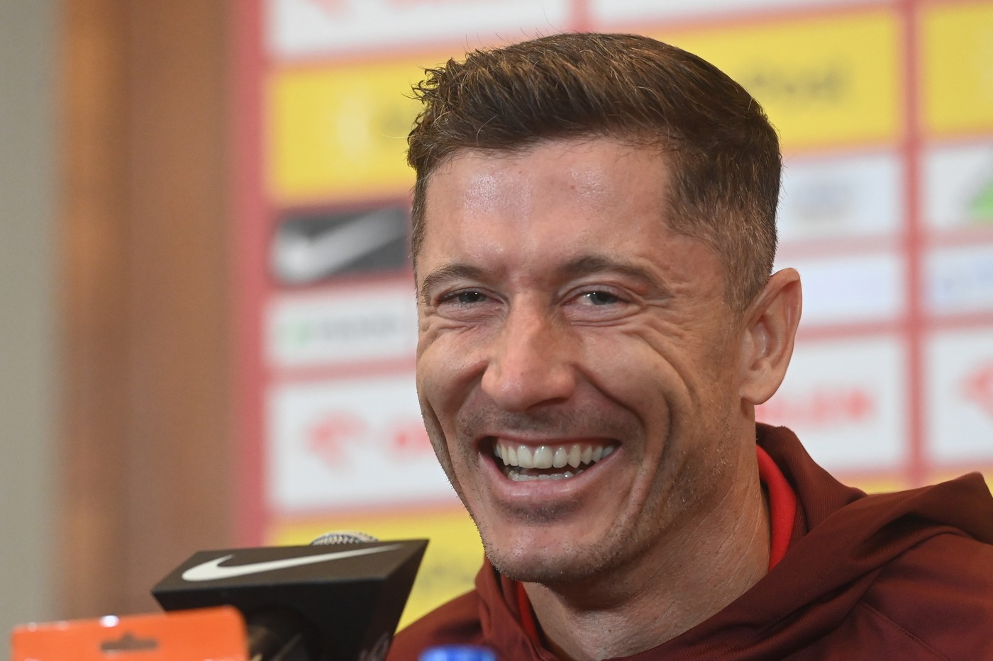 Robert Lewandowski a cerut 10.000