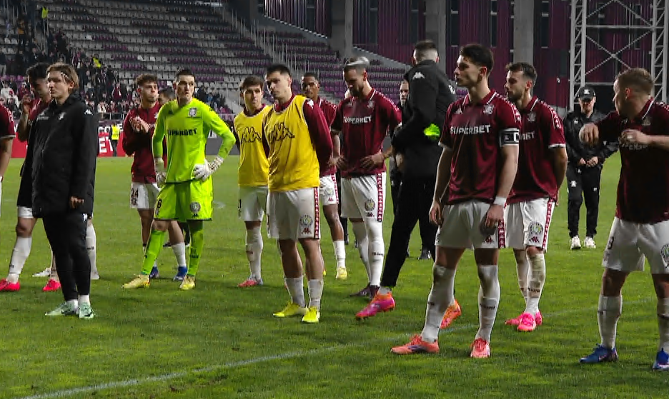 Scandal în Giulești, după eșecul cu ”U” Cluj: un jucător al Rapidului, lovit în fața peluzei! Ce a urmat