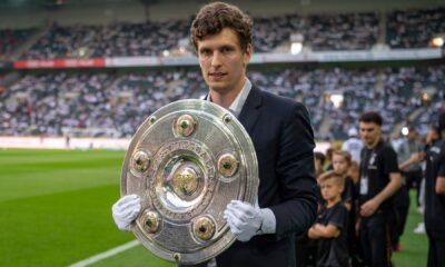 VfB Stuttgart Borussia Dortmund 0 0, ACUM, DGS 2. Freiburg Bayern 2