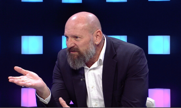 "Epassy sau Târnovanu?"