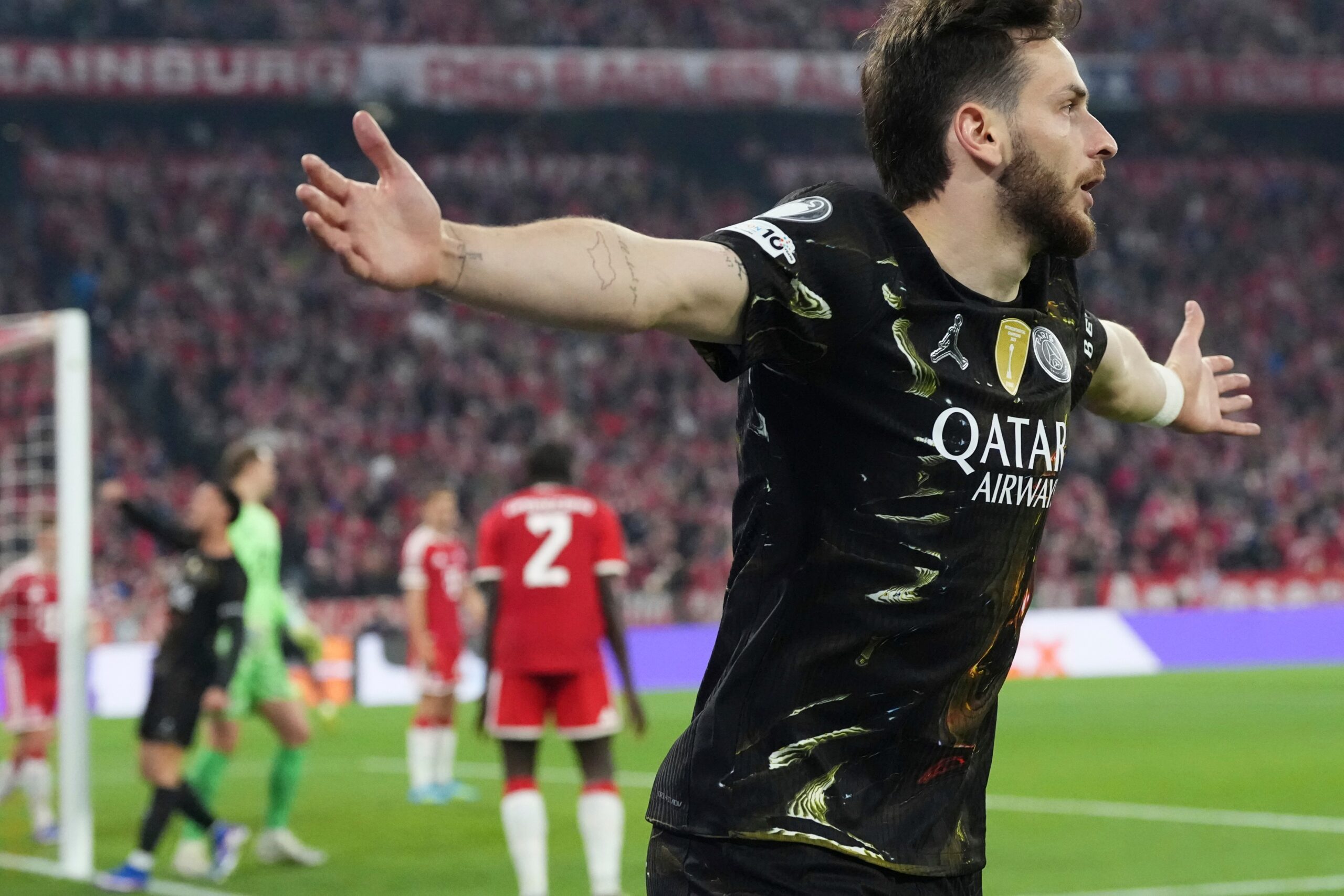 Khvicha Kvaratskhelia e UNIC! A intrat în istoria UEFA Champions League