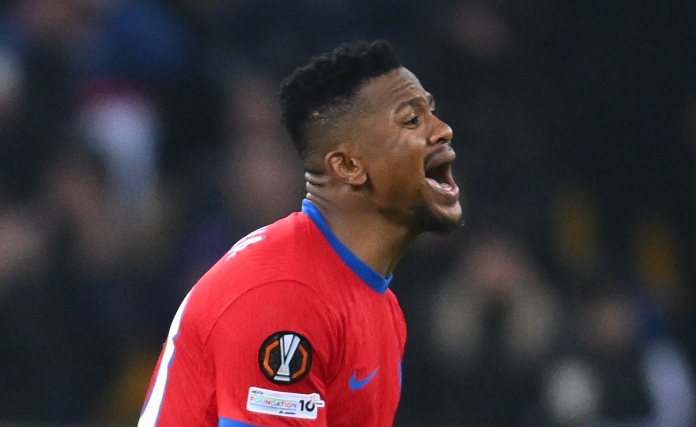 Ngezana, OUT de la Mondial!