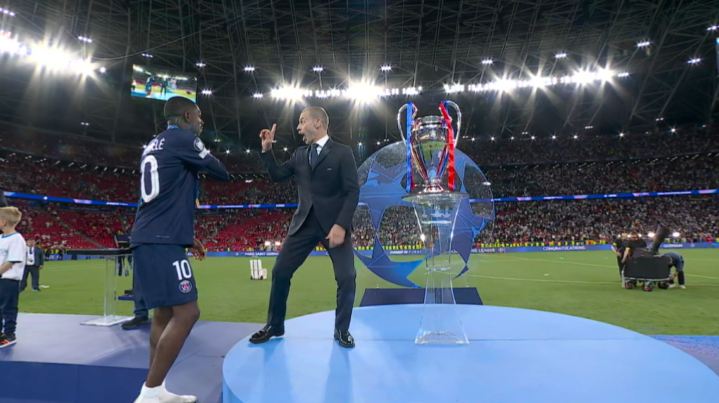Președintele UEFA, gafă uriașă la finala Champions League! Salvat de Dembele, Ceferin și a pus mâinile în cap