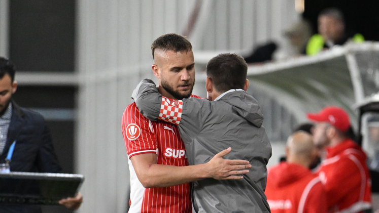 Reacția lui George Pușcaș, după ce a ieșit în minutul 38 din Dinamo CFR Cluj
