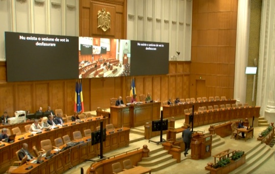 Ropote de aplauze în Parlamentul României