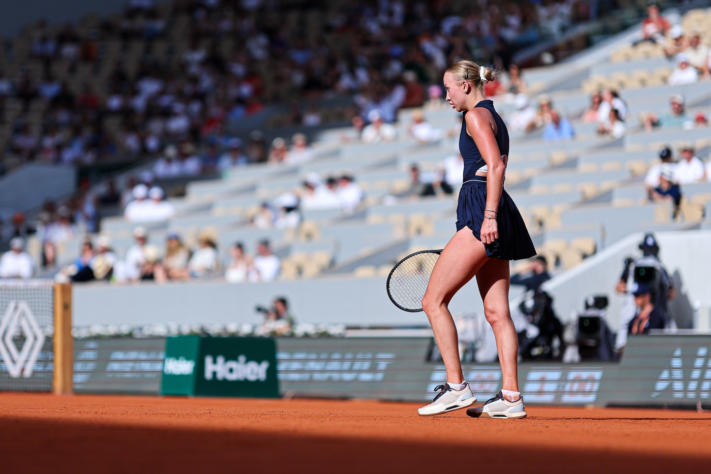 Surpriză uriașă! Deținătoarea trofeului de la Roland Garros, eliminată în turul