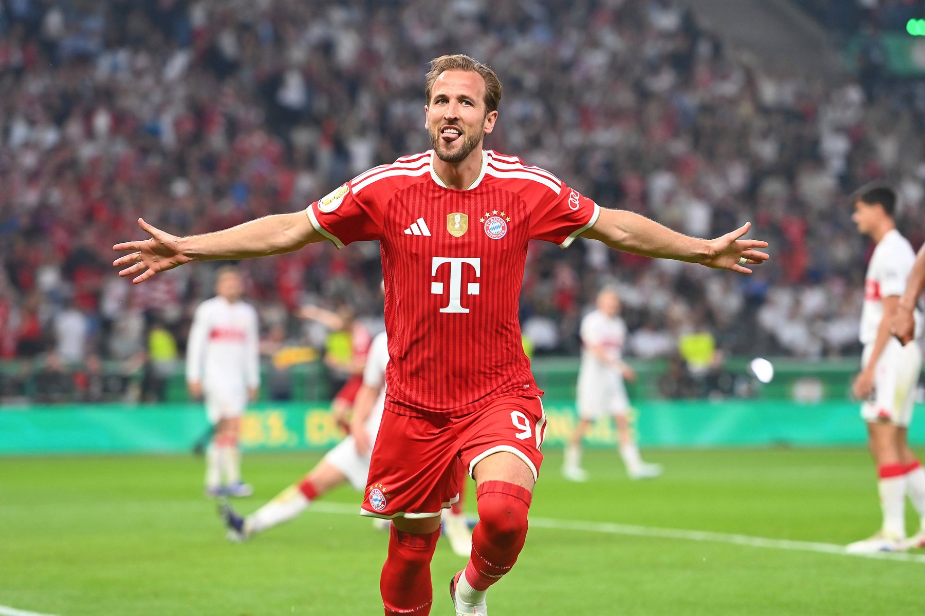Un nou record pentru Harry Kane, după ce a reușit un hat trick și i a adus Cupa Germaniei lui Bayern