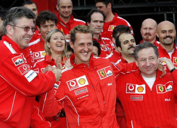 Un nume care l a propulsat în vârf pe Michael Schumacher se întoarce pe circuite