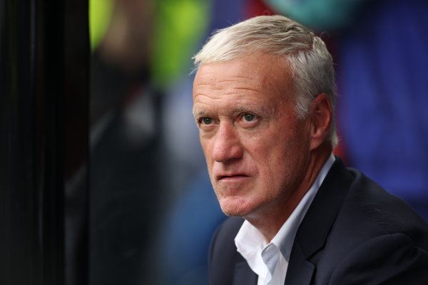Charlie Hebdo a stârnit un scandal uriaș după caricatura cu Didier Deschamps! Franța ”fierbe” din cauza desenului controversat