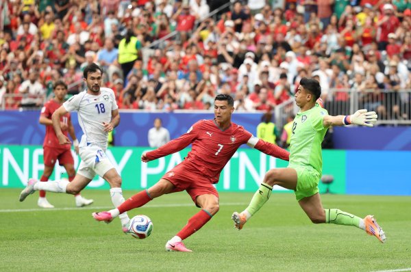 Cristiano Ronaldo a stabilit un record pe care nici Messi nu îl mai poate doborî! Ce altă performanță au reușit amândoi la CM