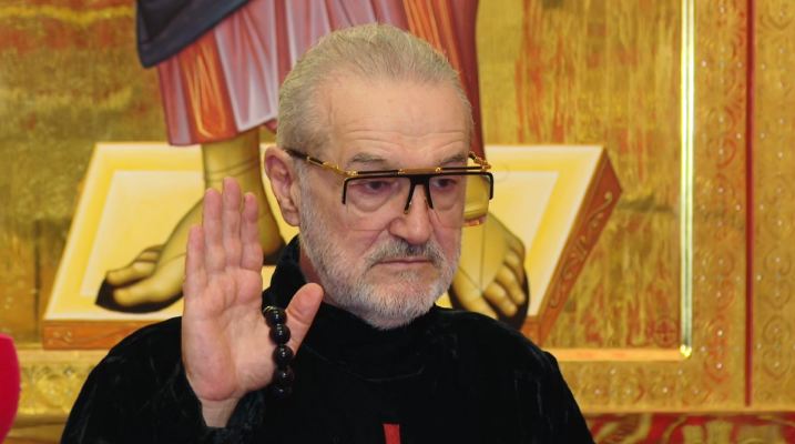 Întrebat de Joao Paulo, Gigi Becali a surprins în biserică