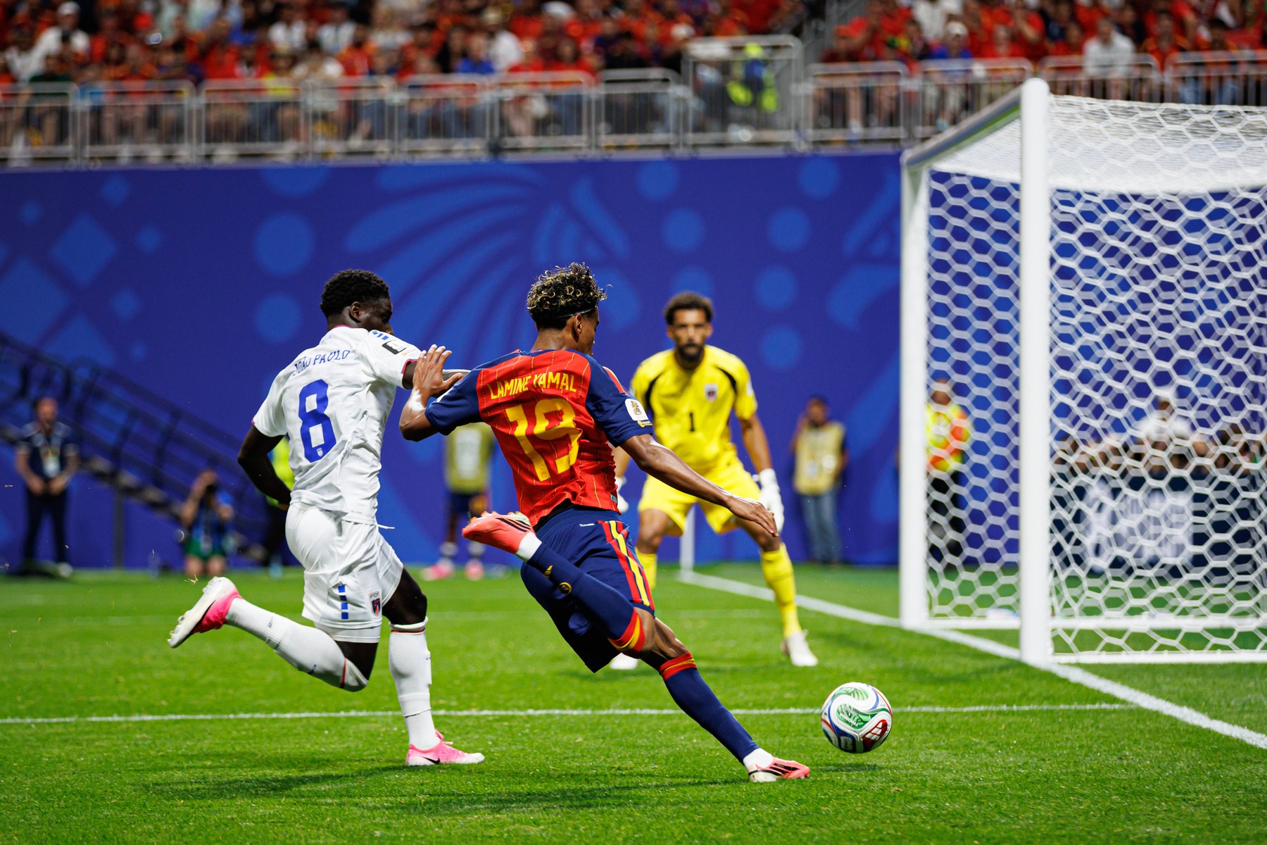 Joao Paulo l a "anihilat" pe Lamine Yamal! Ce se întâmplă cu banii de la FIFA către FCSB: "Integral"