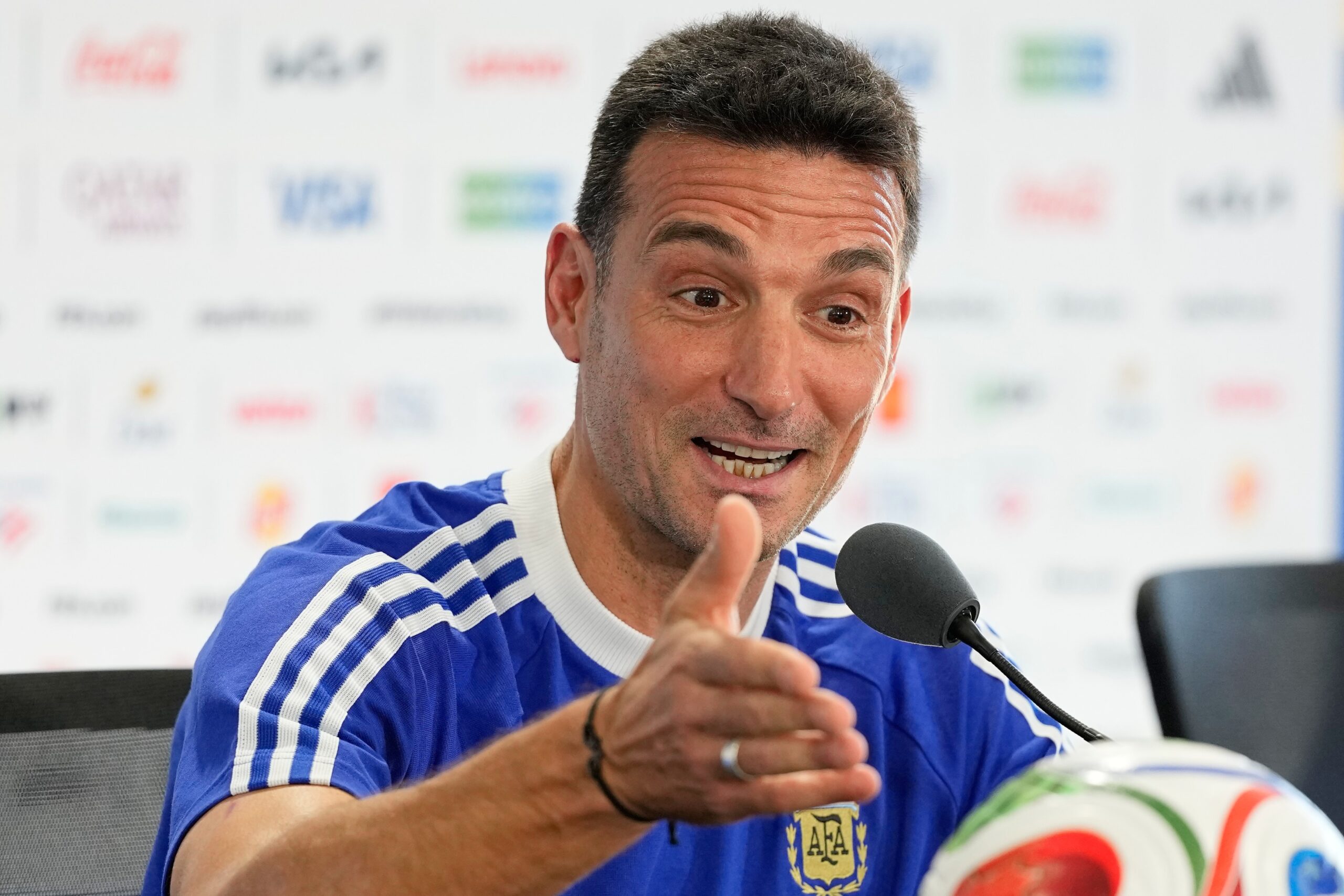 Lionel Scaloni i a ”înțepat”, după ce Brazilia și Spania s au încurcat la Mondial: ”Toată lumea a râs”