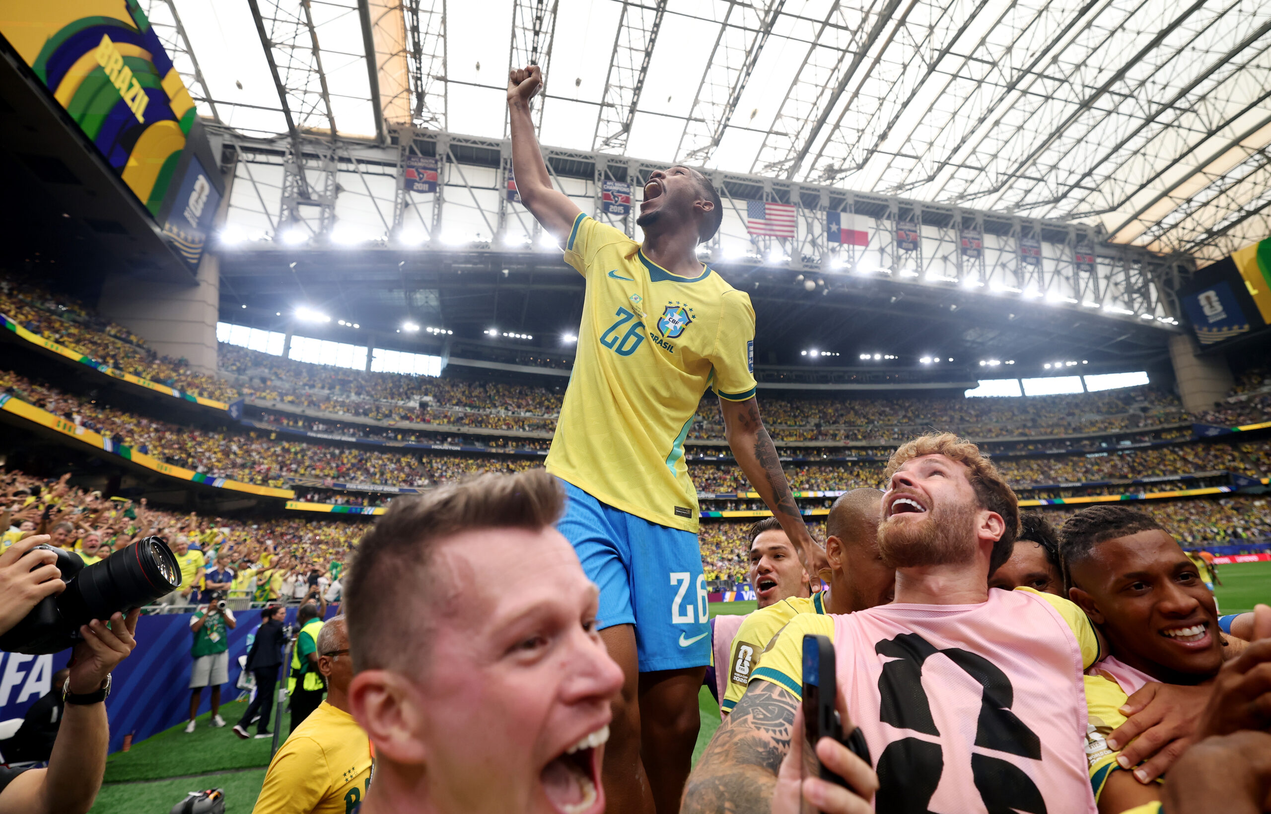 Nimeni nu a mai reușit așa ceva! Golul din Brazilia Japonia 2 1 a intrat în istoria Cupei Mondiale