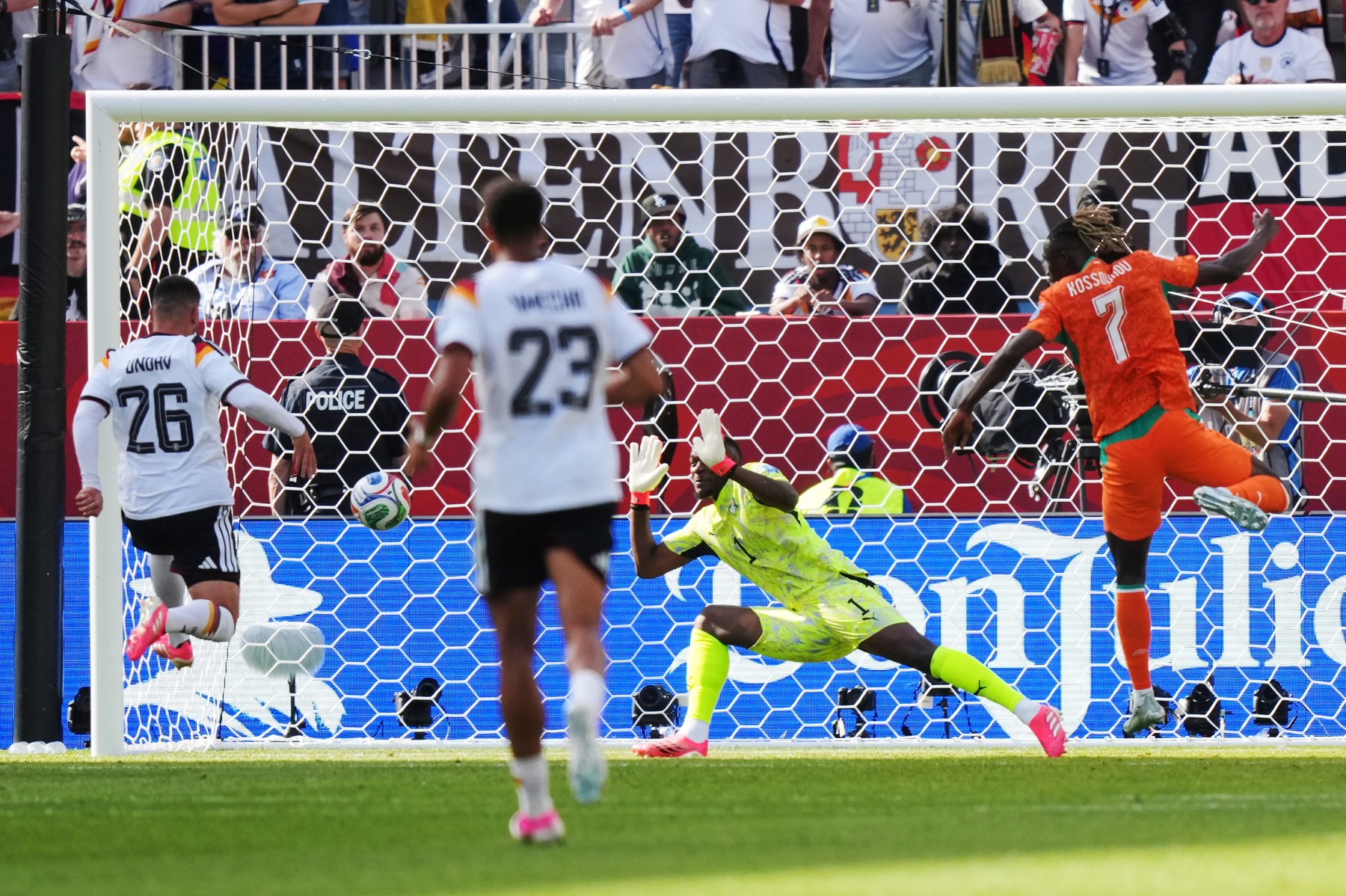 Nu putea fi mai dramatic: Germania a câștigat la ultima fază și e în șaisprezecimi la Mondial! Primele reacții ale nemților