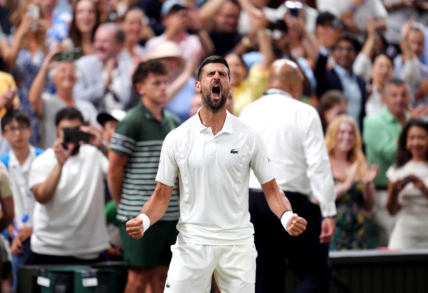 Ce meci, ce victorie! După mai mult de CINCI ore, Novak Djokovic e în semifinale la Wimbledon