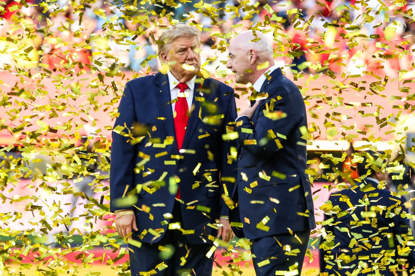 Donald Trump a ieșit în evidență și la finala Cupei Mondiale 2026: s a băgat în poza de grup a Spaniei