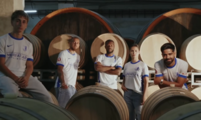 Farul și a prezentat noile echipamente, printre butoaiele de vin