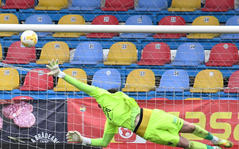 FCSB i a spus ADIO și a făcut ”o greșeală foarte mare”: Leverkusen și Inter l au urmărit