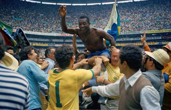Fotbalistul român căruia legendarul Pele îi trimitea scrisori: ”Și eu am trimis