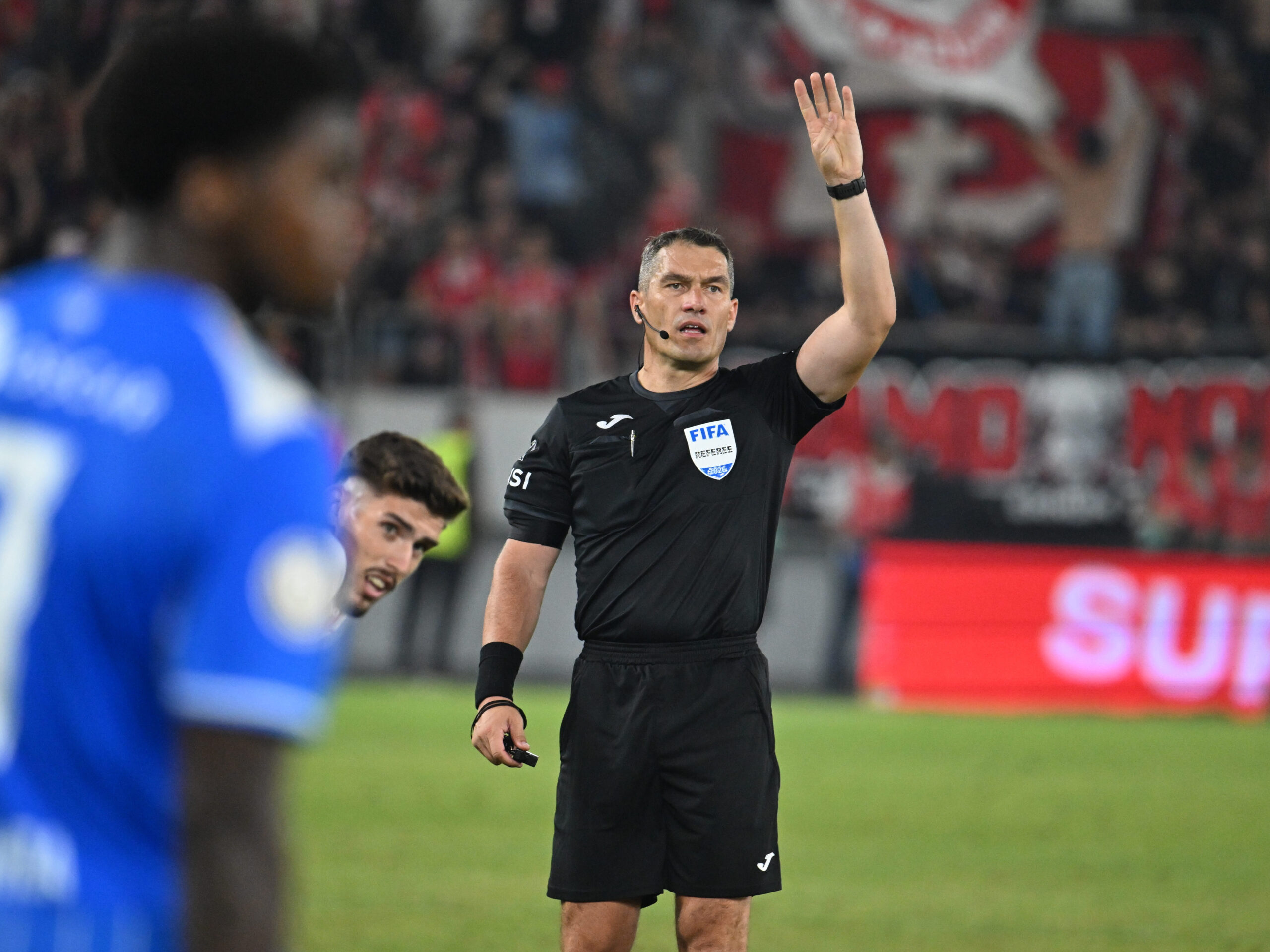 Nsimba a mers la Istvan Kovacs și derby ul Dinamo Craiova a fost imediat oprit! Radu Naum: ”Extrem de grav!”
