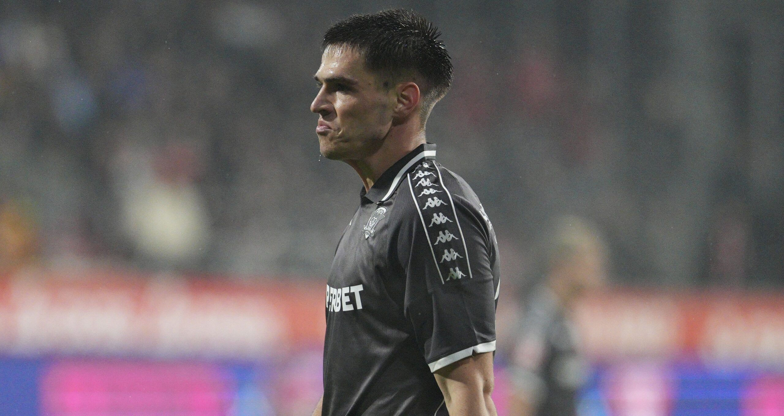 Refuzat de Rapid, Daniel Paraschiv e OUT