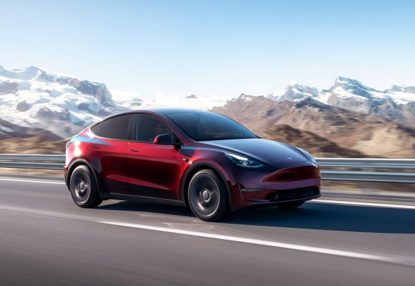 Tesla aduce ”copilotul” Grok în România