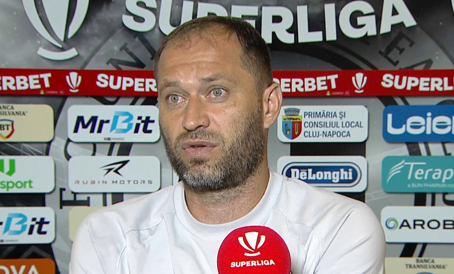 Antrenorul ardelenilor a pus ”tunurile” pe arbitraj, după ”U” Cluj Petrolul: ”De neînțeles! Penalty clar”