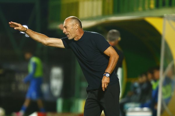 Bogdan Andone, nemulțumit de arbitrajul din FC Argeș Farul: ”Asta este în 99% din cazuri!”