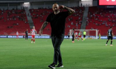 Dejan Stankovic a primit roșu și a scuipat spre arbitru! Steaua Roșie a fost eliminată din UCL și a urmat demisia
