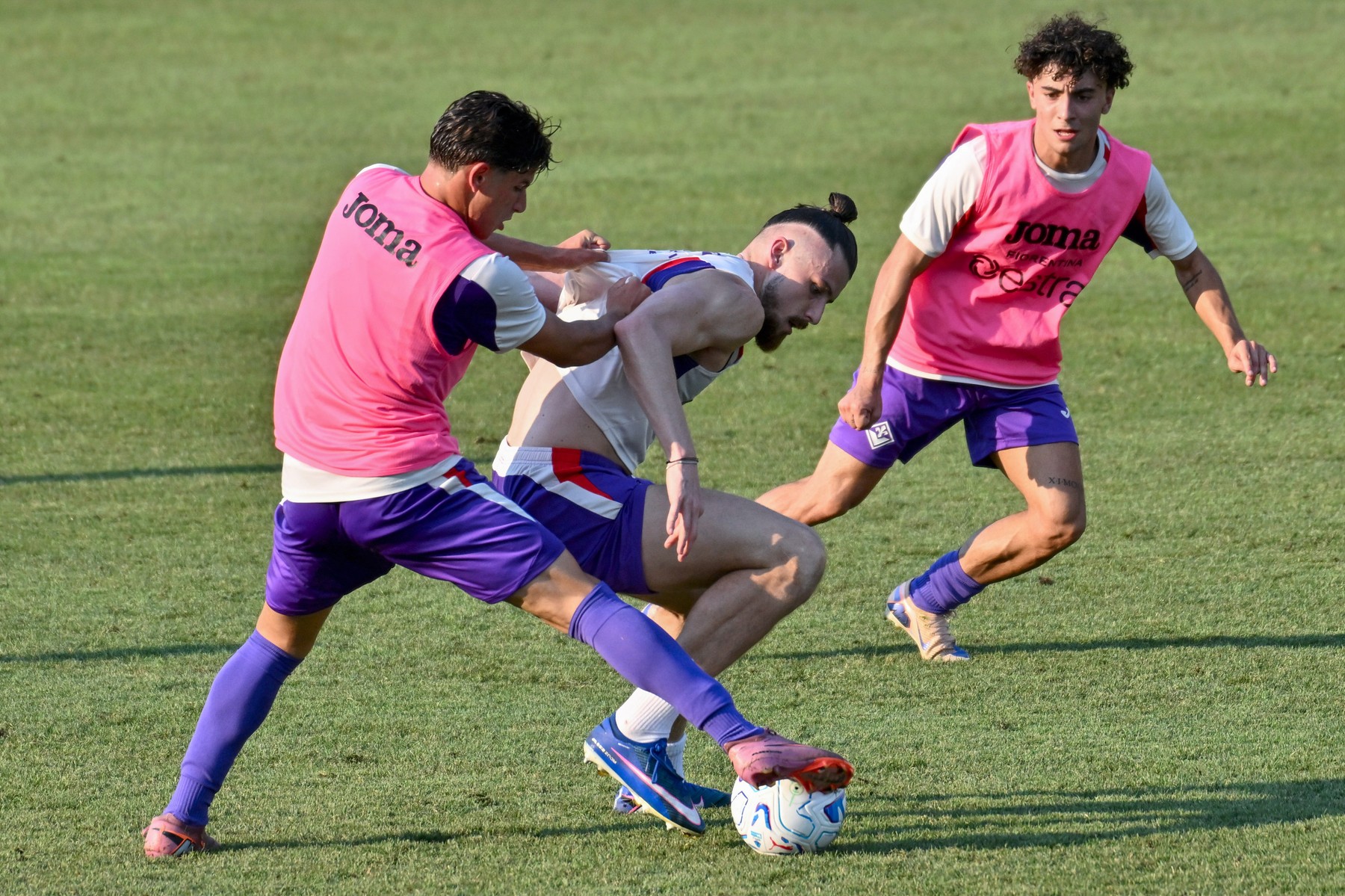 Încă un român la Fiorentina: "S a antrenat cu Radu Drăgușin! Ceva senzațional pentru el"