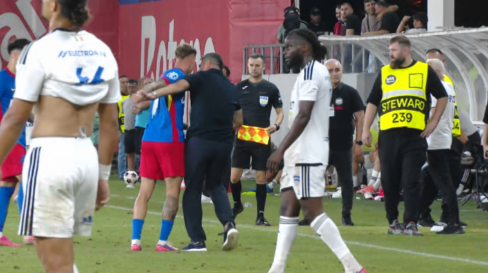 N a putut să îl oprească: Octavian Popescu a fost un car de nervi în FCSB Botoșani și s a dus direct în vestiar