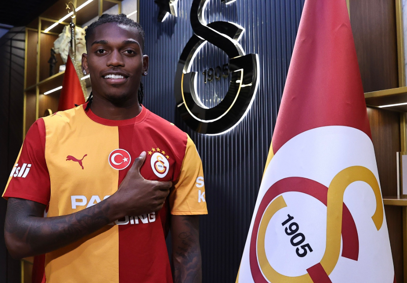 Rafael Leao a semnat cu Galatasaray până în 2030!