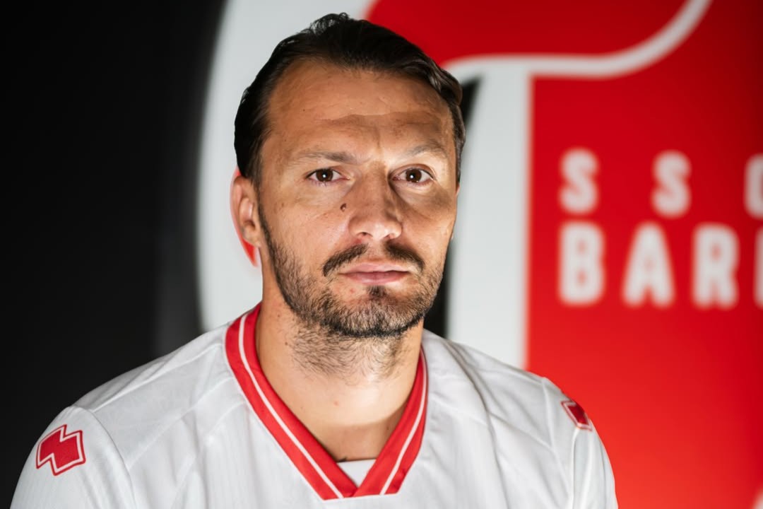 Vasile Mogoș a fost prezentat la noua echipă, după plecarea de la Universitatea Craiova!