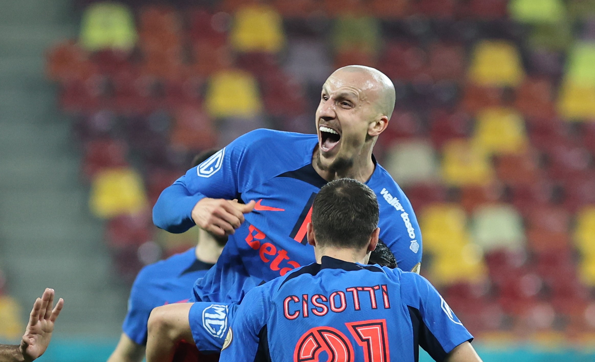 Vlad Chiricheș a primit două oferte din România