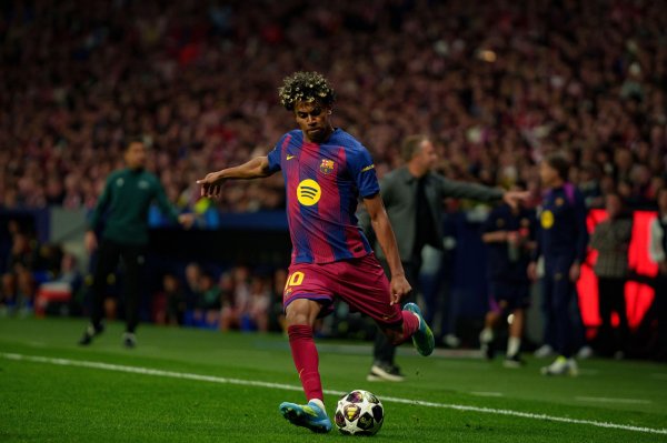 Barcelona Feyenoord, de la 19:45, Liverpool Atletico Madrid și Napoli Arsenal, de la 22:00, pe iAMsport.ro