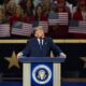 De nicăieri, Donald Trump s a dezlănțuit: ”Cel mai prost din istorie!”