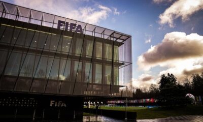 FIFA i a suspendat pe viață din fotbal! Amenzi de peste 2.000